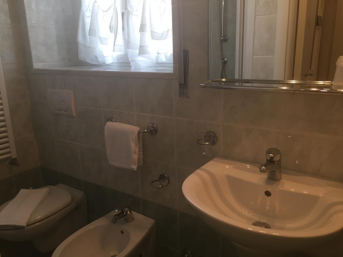 Hotel Villa Gentile Levanto Bagian luar foto