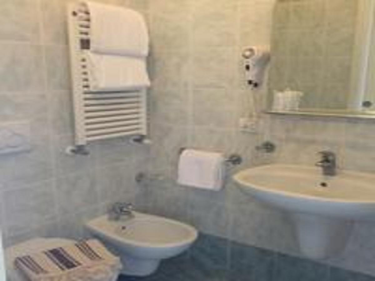 Hotel Villa Gentile Levanto Bagian luar foto